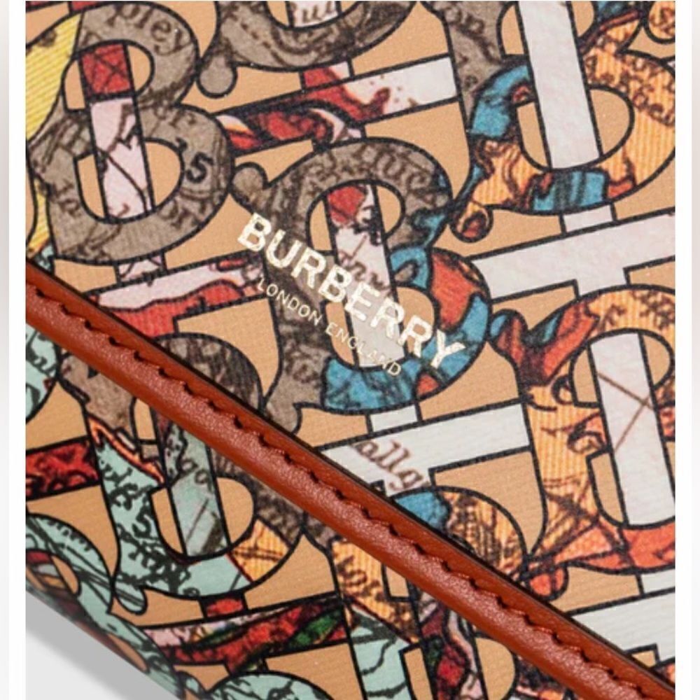 Burberry
Freya TB & Map-Print Leather Tote Bag - Picture 10 of 12